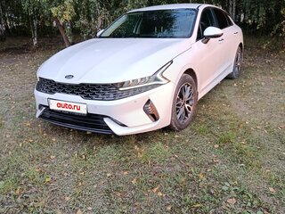 2021 Kia K5 III, белый, 2500000 рублей, вид 1