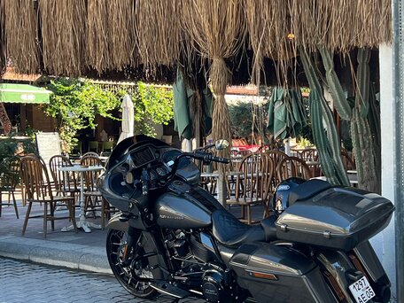 2021 Harley-Davidson CVO Road Glide, золотистый, 3100000 рублей, вид 1