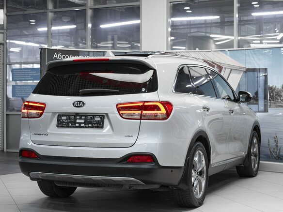 2017 Kia Sorento III Prime, серебристый, 2399000 рублей - вид 5