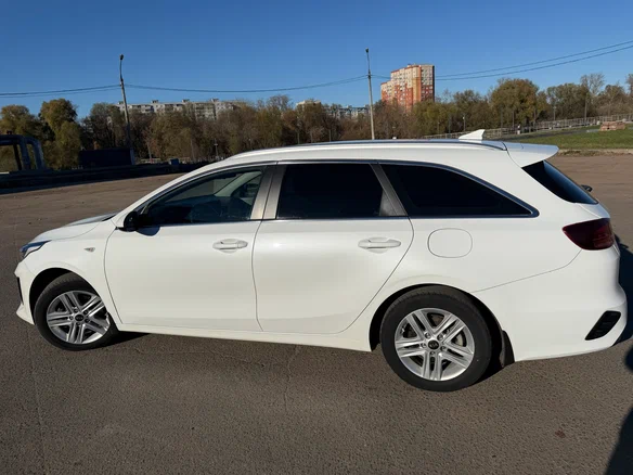 2019 Kia Ceed III, белый, 1560000 рублей