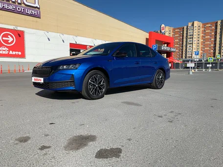 2025 Skoda Octavia IV (A8) Рестайлинг, синий, 4300000 рублей, вид 5