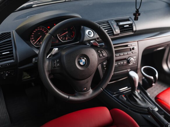 2008 BMW 1 серии 135i I (E81/E82/E87/E88) Рестайлинг, чёрный, 2000000 рублей - вид 13
