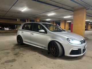2011 Volkswagen Golf R VI, серебристый, 1350000 рублей, вид 3