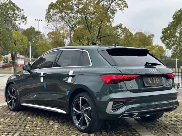 2021 Audi A3 Sportback 35 TFSI IV (8Y), зелёный, 2100000 рублей - вид 5