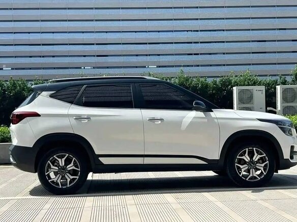 2022 Kia KX3, белый, 1900000 рублей - вид 6