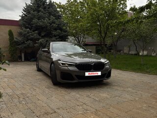 2020 BMW 5 серии 530i xDrive VII (G30/G31/G38) Рестайлинг, серый, 5200000 рублей, вид 4