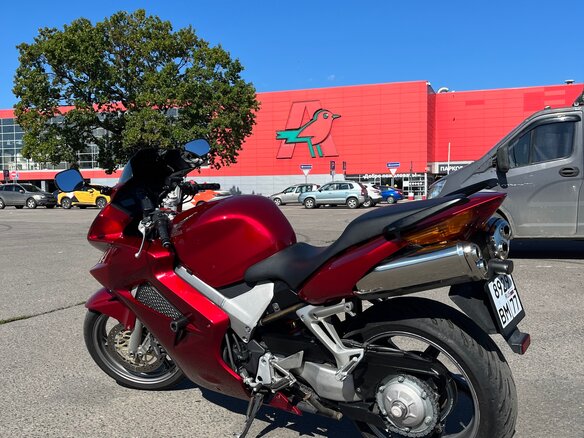 2005 Honda VFR 800, красный, 430000 рублей - вид 9