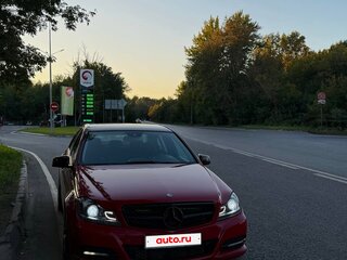 2011 Mercedes-Benz C-Класс 200 III (W204) Рестайлинг, красный, 1190000 рублей, вид 1