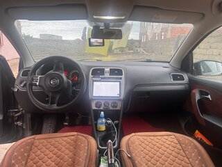 2013 Volkswagen Polo V, чёрный, 420000 рублей, вид 5