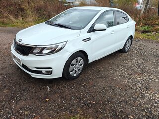 2015 Kia Rio III Рестайлинг, белый, 719000 рублей, вид 3