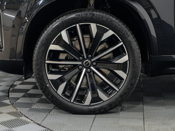 2025 Volvo XC90 B6 II Рестайлинг 2, чёрный - вид 2