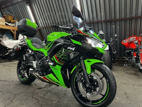2023 Kawasaki Ninja 650, зелёный, 880000 рублей, вид 1
