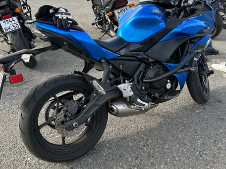 2018 Kawasaki Ninja 650, синий, 750000 рублей, вид 2