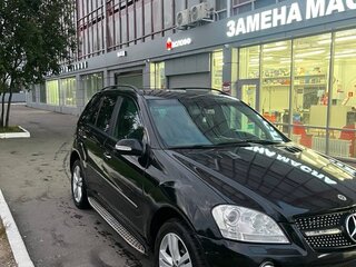 2005 Mercedes-Benz M-Класс 320 II (W164), чёрный, 1150000 рублей, вид 3