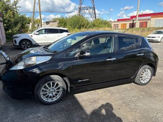 2013 Nissan Leaf (EM57) I (ZE0/AZE0), чёрный, 750000 рублей, вид 5