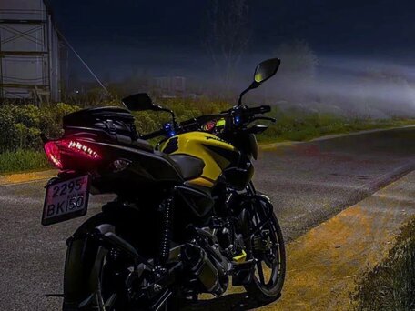 2021 Bajaj Pulsar NS 125, жёлтый, 99000 рублей, вид 5