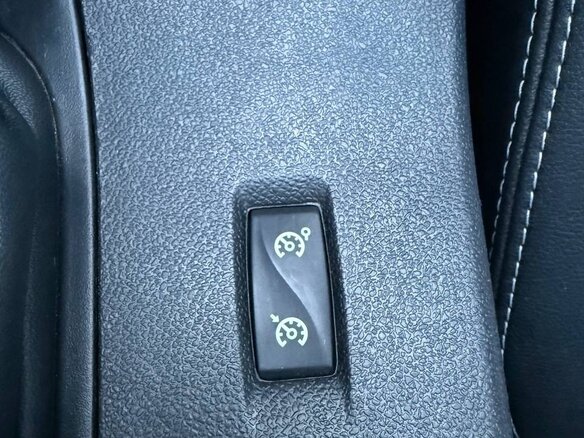 2010 Renault Fluence I, чёрный, 550000 рублей - вид 11