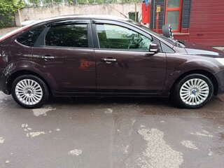2010 Ford Focus II Рестайлинг, фиолетовый, 500000 рублей, вид 2