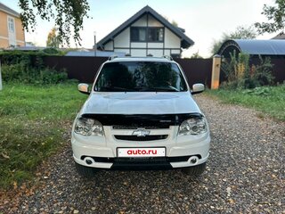 2017 Chevrolet Niva I Рестайлинг, белый, 680000 рублей, вид 2