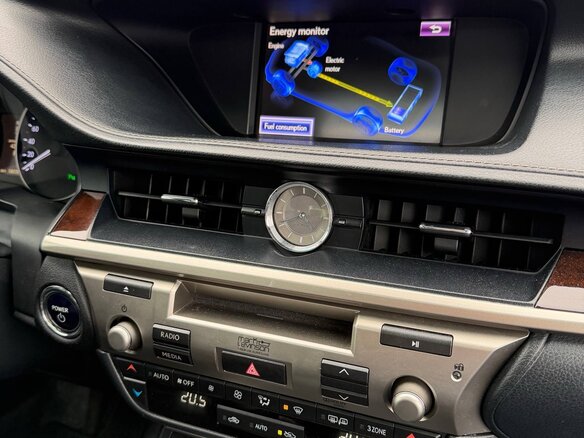 2012 Lexus ES 300h VI, белый - вид 8