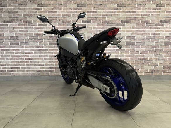 2023 Yamaha MT-09 (FZ-09), чёрный, 1182000 рублей - вид 7