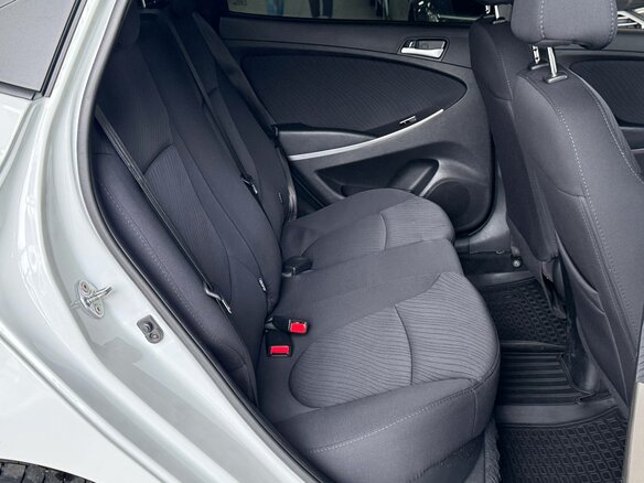 2015 Hyundai Solaris I Рестайлинг, белый - вид 17