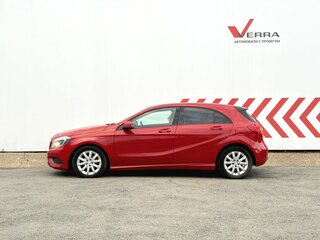 2013 Mercedes-Benz A-Класс 180 III (W176), красный, 1060000 рублей, вид 2