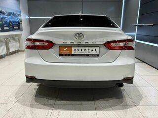 2021 Toyota Camry VIII (XV70), белый, 2360000 рублей, вид 5