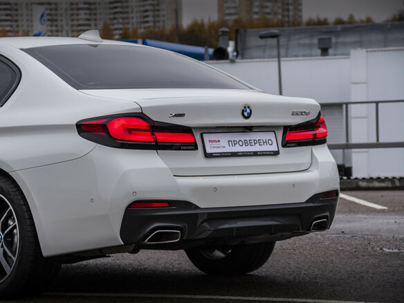 2020 BMW 5 серии 520d xDrive VII (G30/G31/G38) Рестайлинг, белый, 4570000 рублей - вид 9