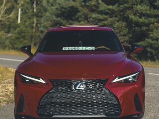 2023 Lexus IS 300 III Рестайлинг 2, красный, 3280000 рублей, вид 2