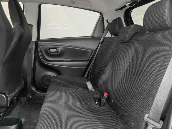 2018 Toyota Vitz III (XP130) Рестайлинг 2, чёрный, 975000 рублей - вид 15