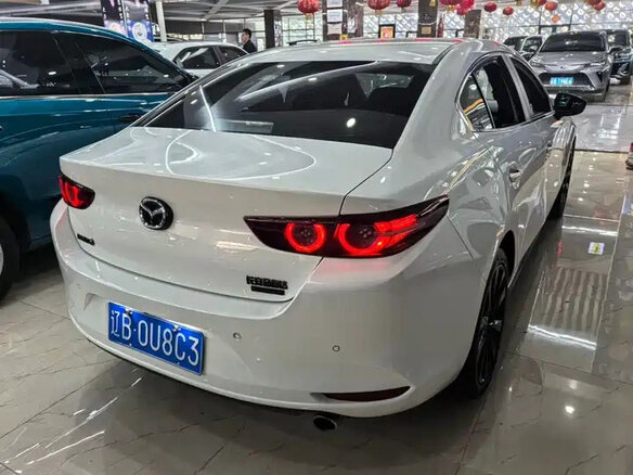 2022 Mazda 3 Axela IV (BP), белый, 1405000 рублей - вид 13