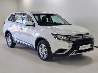 2019 Mitsubishi Outlander III Рестайлинг 3, белый, 2060000 рублей, вид 3