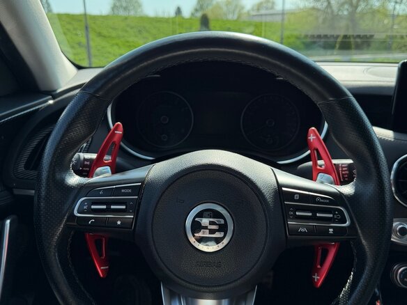 2020 Kia Stinger I Рестайлинг, белый - вид 17
