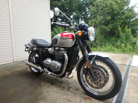 2017 Triumph Bonneville T120, красный, 900000 рублей, вид 1