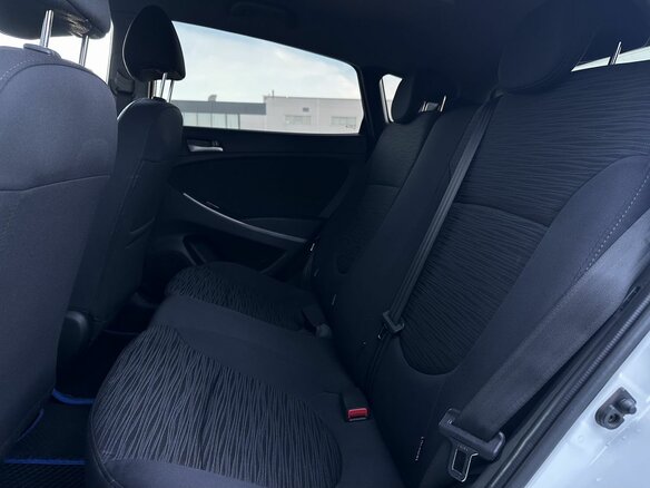 2015 Hyundai Solaris I Рестайлинг, белый, 999000 рублей - вид 12