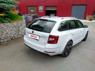 2017 Skoda Octavia III (A7) Рестайлинг, белый, 2200000 рублей, вид 3