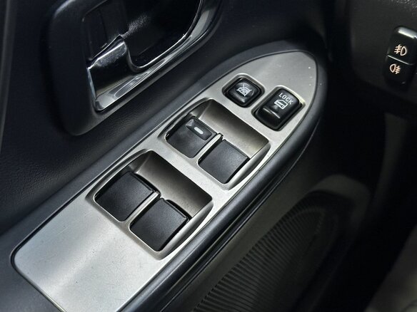 2011 Mitsubishi Pajero IV Рестайлинг 1, чёрный, 1899000 рублей - вид 21