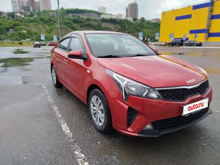 2022 Kia Rio IV Рестайлинг, красный, 1450000 рублей, вид 2
