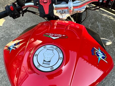 2013 MV Agusta Brutale 675, красный, 405000 рублей, вид 3