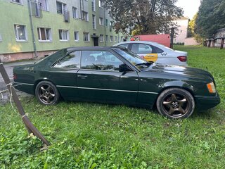 1993 Mercedes-Benz E-Класс 220 I (W124), зелёный, 600000 рублей, вид 3