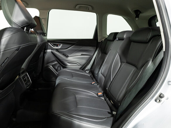 2018 Subaru Forester V, серебристый, 2499700 рублей - вид 9