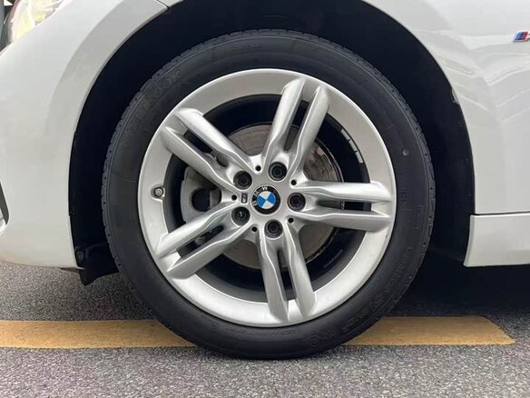 2023 BMW 1 серии 120i III (F52) Рестайлинг, белый, 2102000 рублей - вид 6