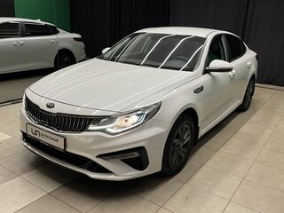 2020 Kia Optima IV Рестайлинг, белый, 1990000 рублей, вид 3