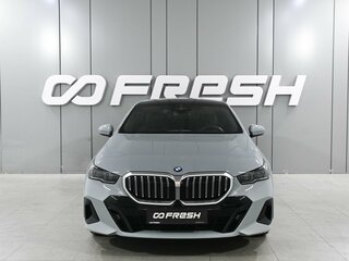 2024 BMW 5 серии 520i VIII (G60/G61/G68), серый, 6549000 рублей, вид 3
