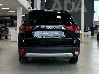 2017 Mitsubishi Outlander III Рестайлинг 2, чёрный, 1890000 рублей, вид 4