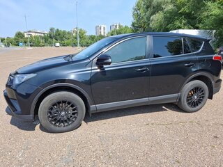 2016 Toyota RAV4 IV (XA40) Рестайлинг, чёрный, 2100000 рублей, вид 4