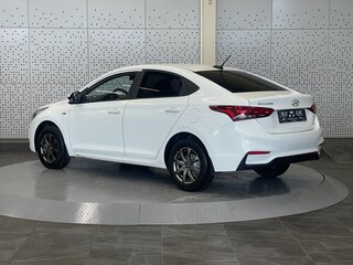 2018 Hyundai Solaris II, белый, 750000 рублей, вид 4