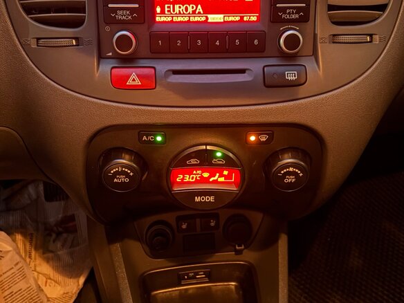 2011 Kia Rio II Рестайлинг, красный - вид 5