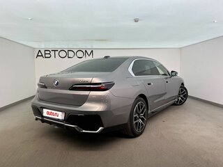 2025 BMW 7 серии 740i xDrive VII (G70), серый, 14040000 рублей, вид 4